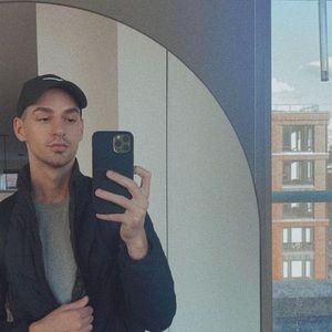 Meet your Posher, Gregory